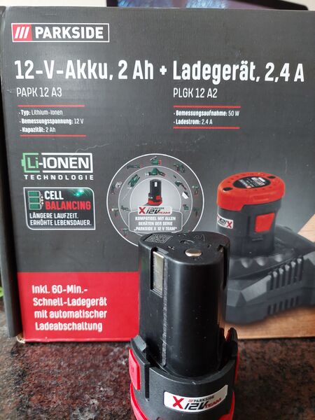 Datei:Lidl-12V-Akku.jpg